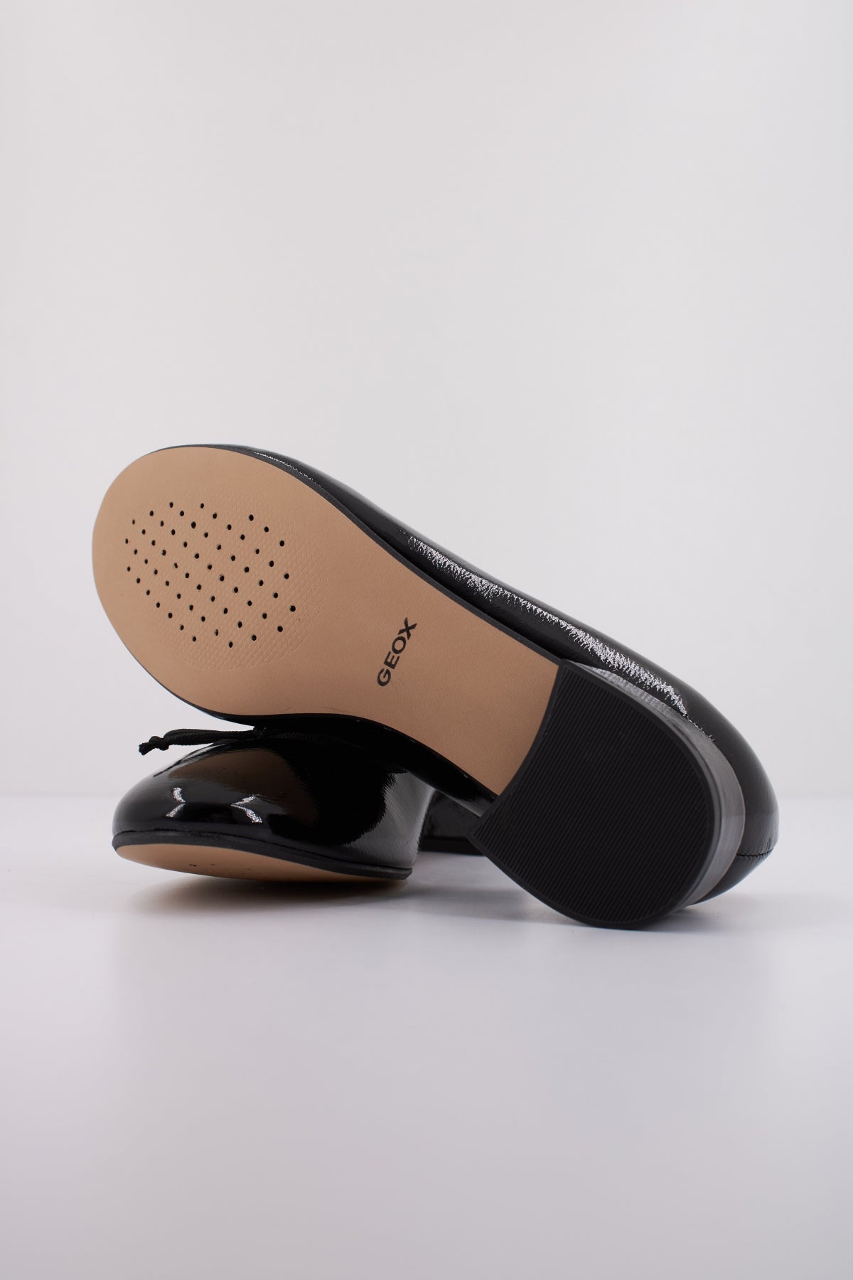 GEOX D FLORETIA en color NEGRO  (5)