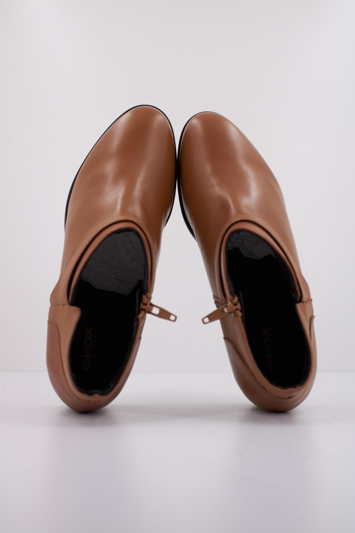 GEOX D FELICITY en color MARRON  (3)