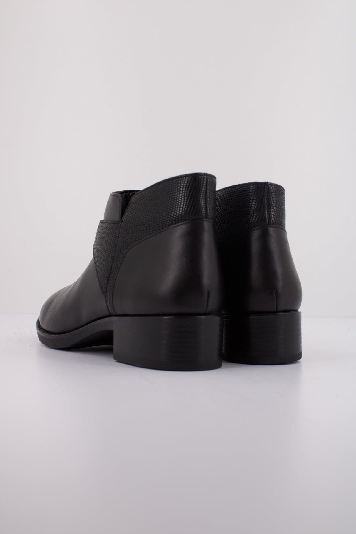 GEOX D FELICITY en color NEGRO  (4)