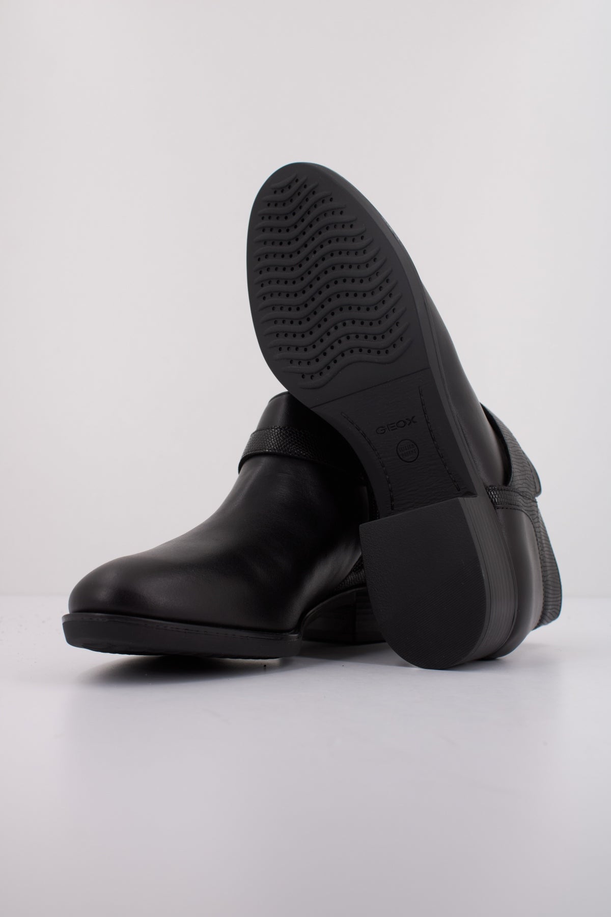 GEOX D FELICITY en color NEGRO  (5)