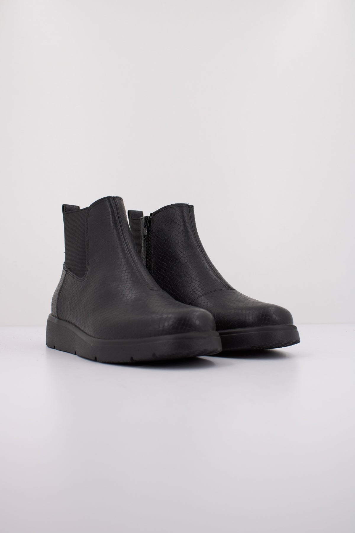 GEOX D ARLARA en color NEGRO  (2)