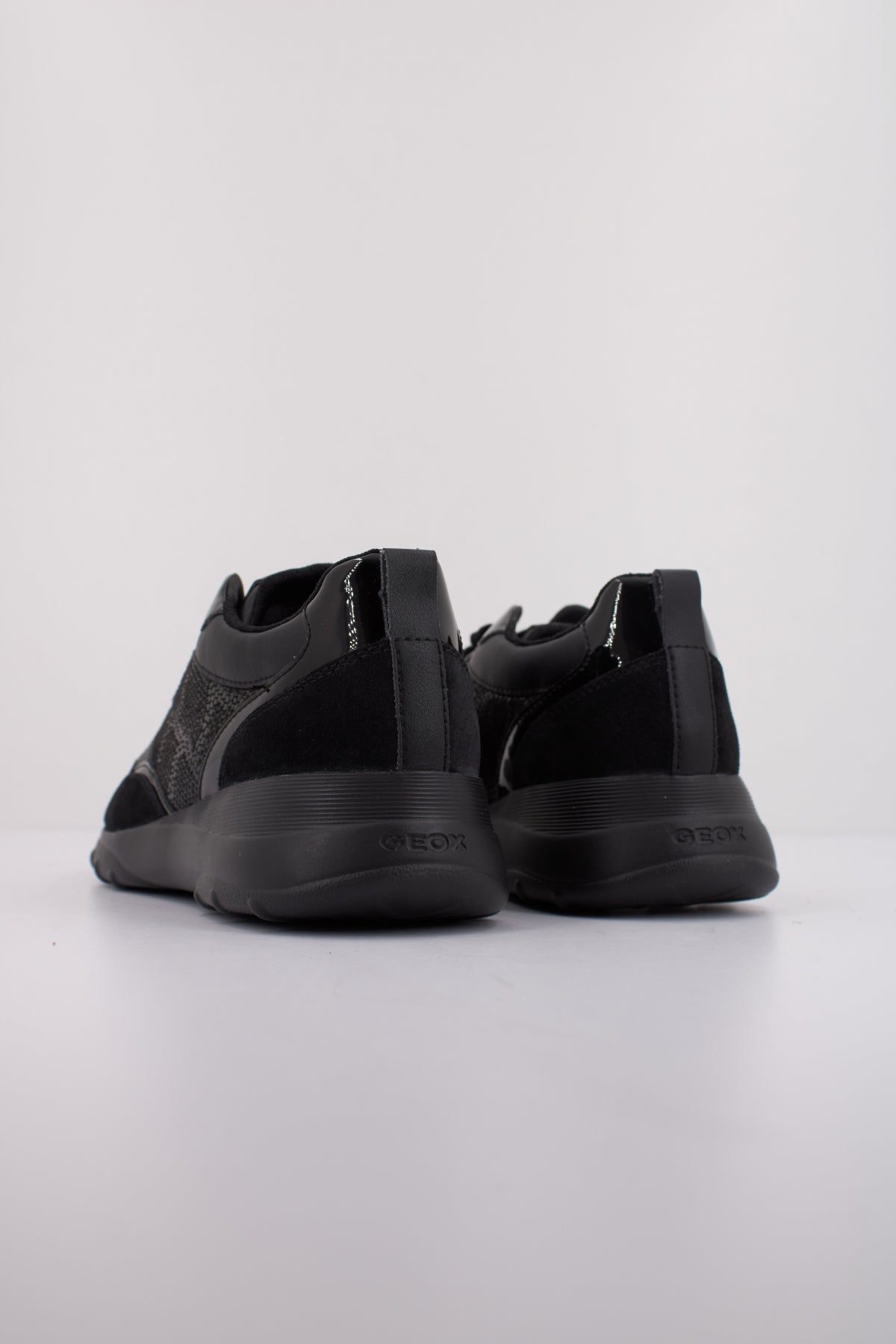 GEOX D ALLENIEE en color NEGRO  (4)