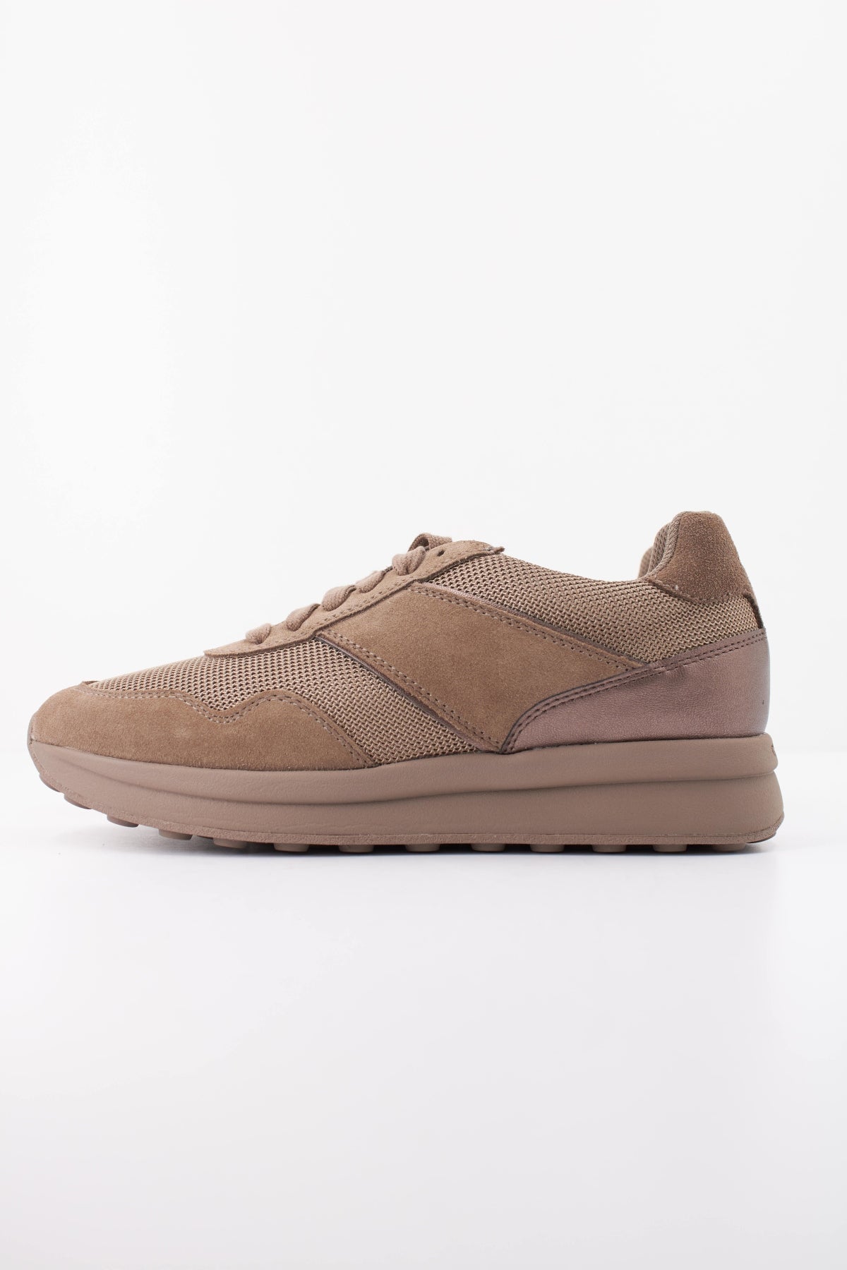 GEOX D RUNNTIX en color MARRON  (1)