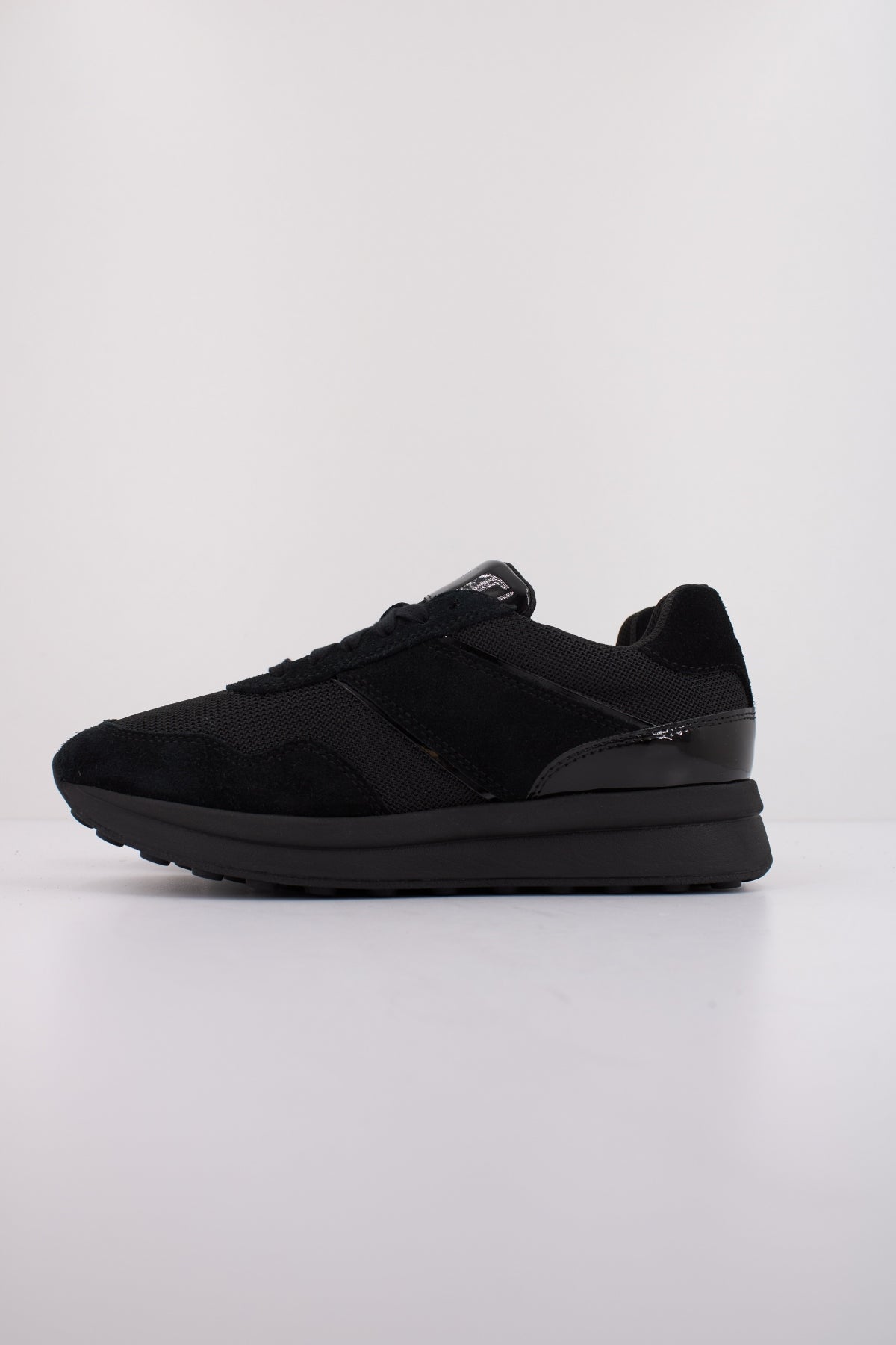 GEOX  D RUNNTIX  en color NEGRO  (1)