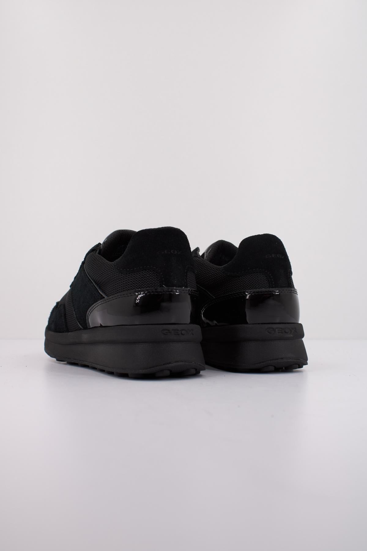 GEOX D RUNNTIX en color NEGRO  (4)