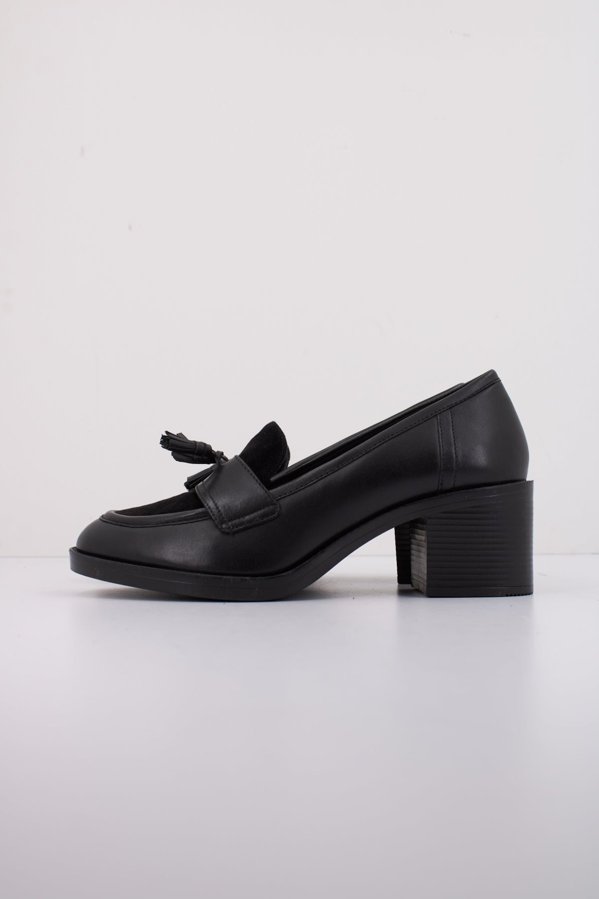 GEOX  D SERILDA   en color NEGRO  (1)