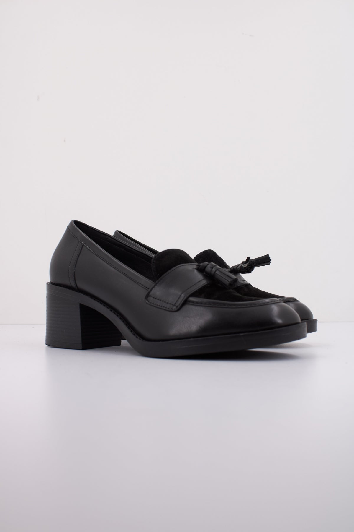 GEOX  D SERILDA   en color NEGRO  (2)