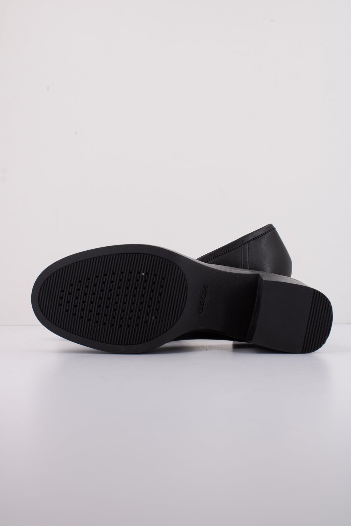 GEOX  D SERILDA   en color NEGRO  (5)