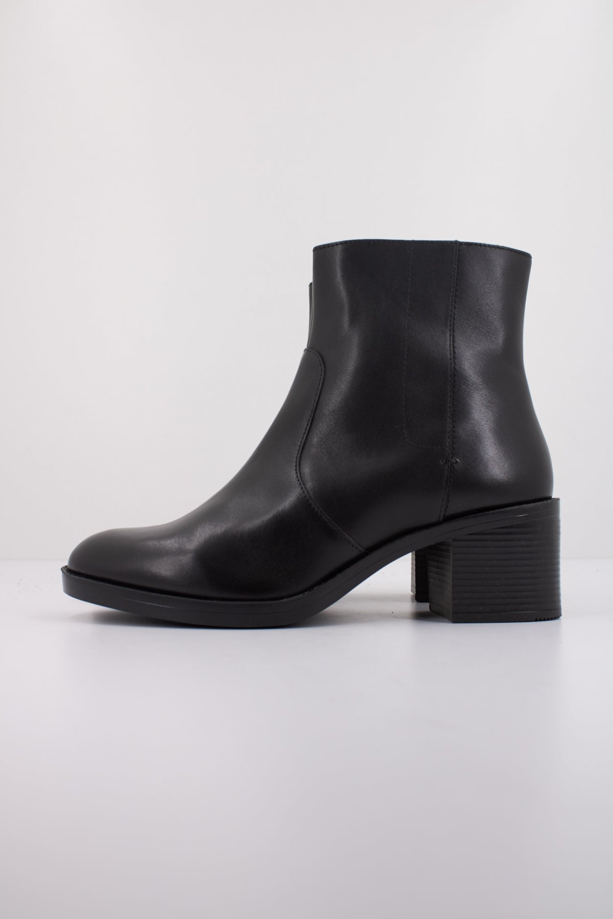 GEOX D SERILDA  en color NEGRO  (1)