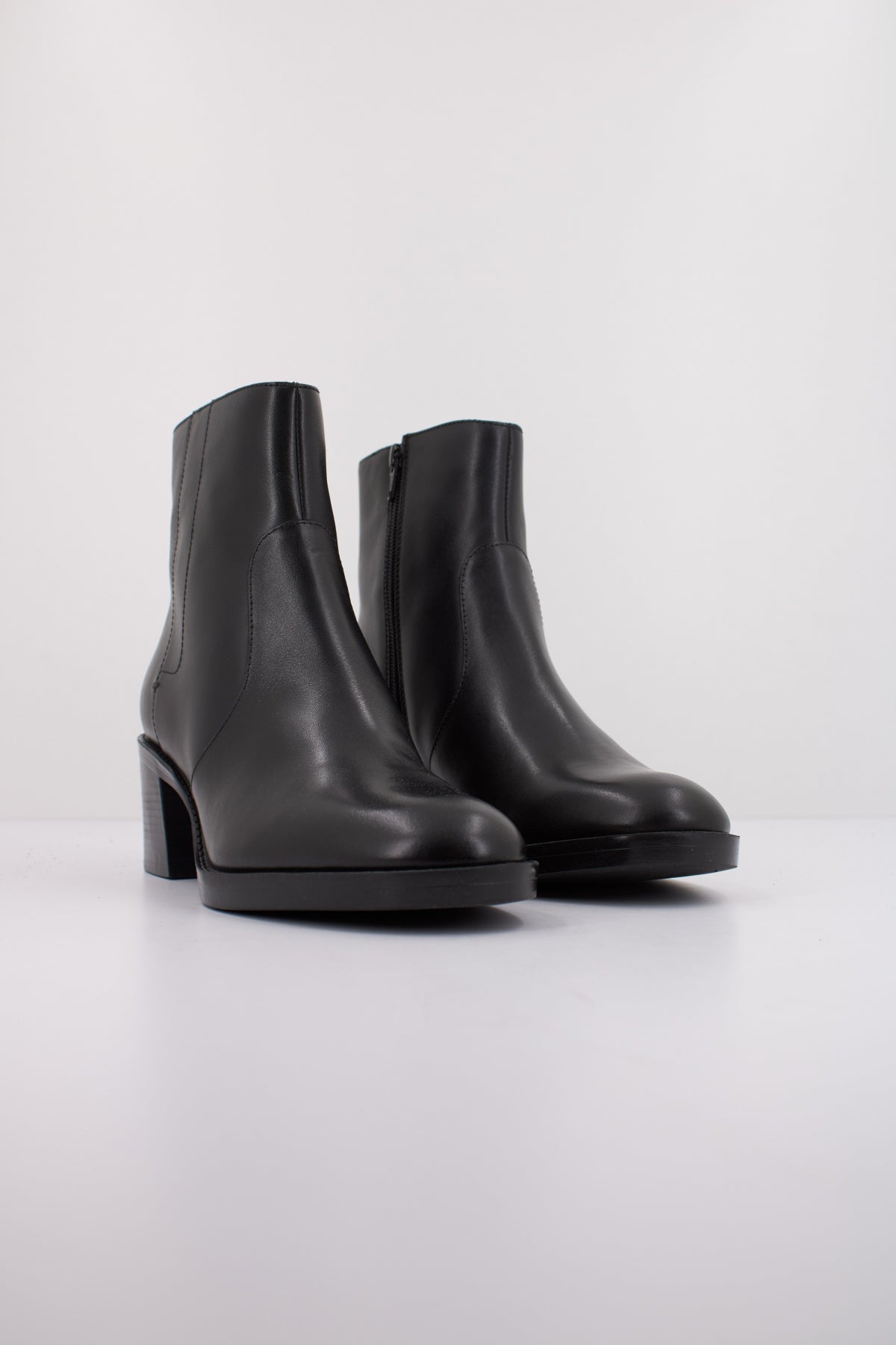GEOX D SERILDA  en color NEGRO  (2)