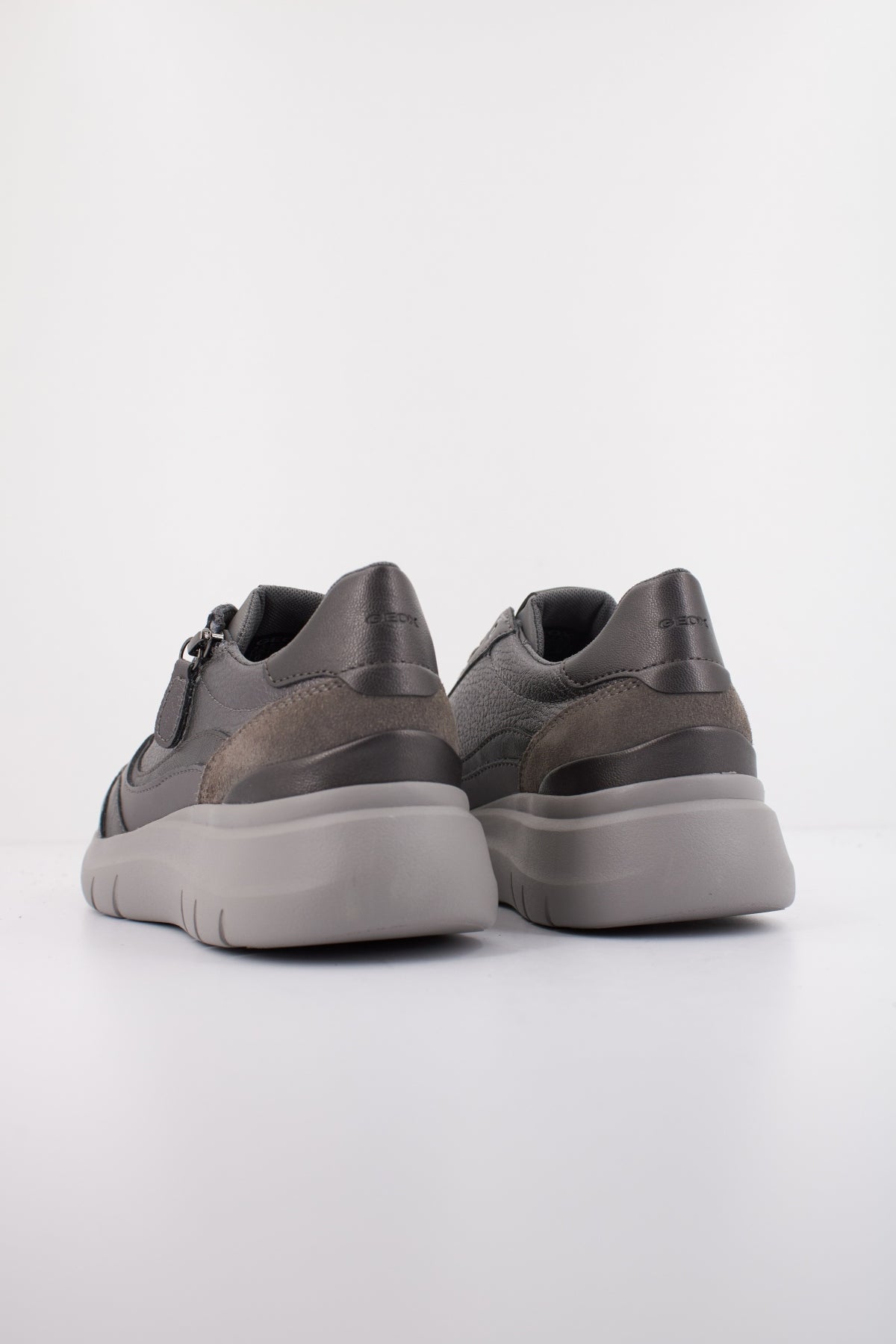 GEOX D PLUMMERY en color GRIS  (4)
