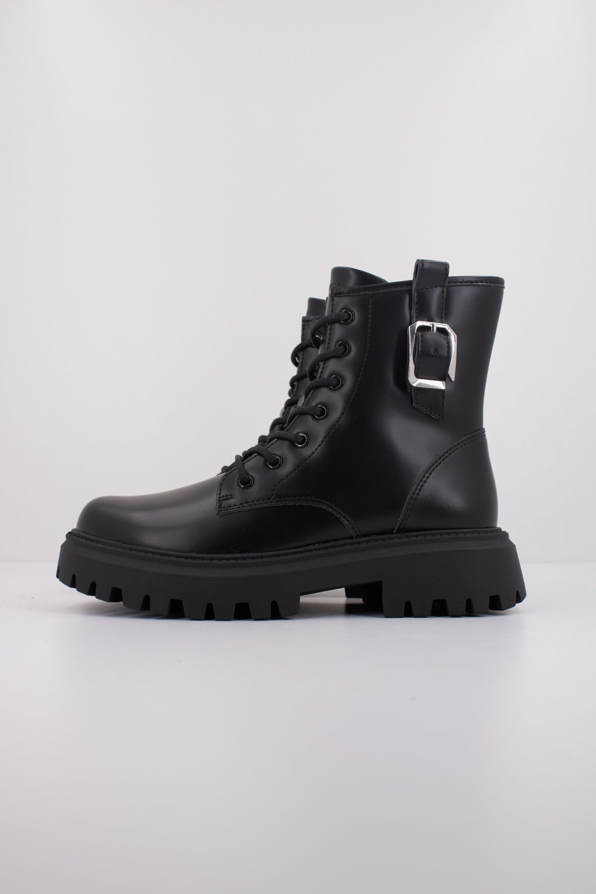 GEOX J MAQUINNENS GIRL en color NEGRO  (1)