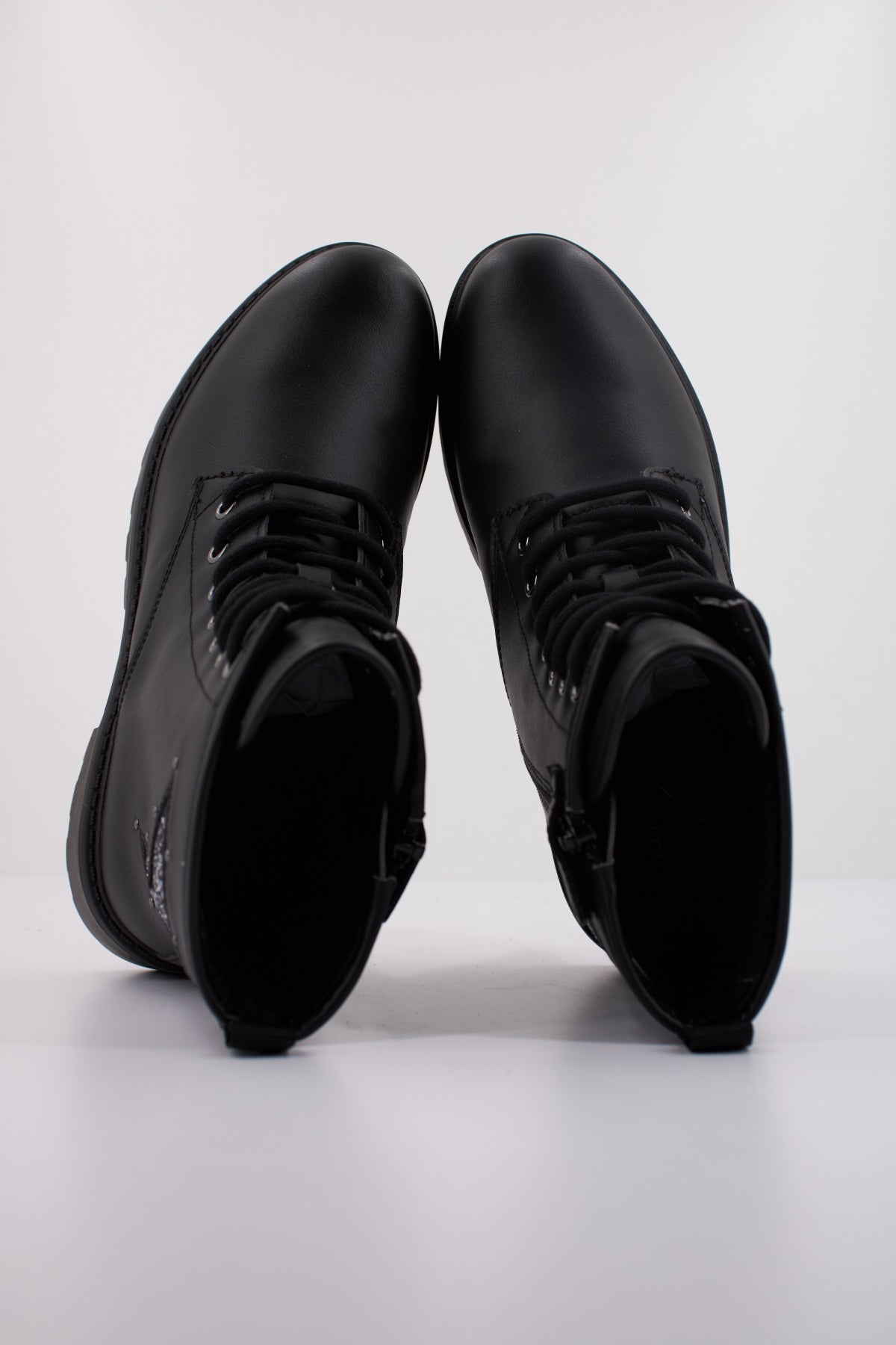 GEOX J CASEY GIRL en color NEGRO  (3)