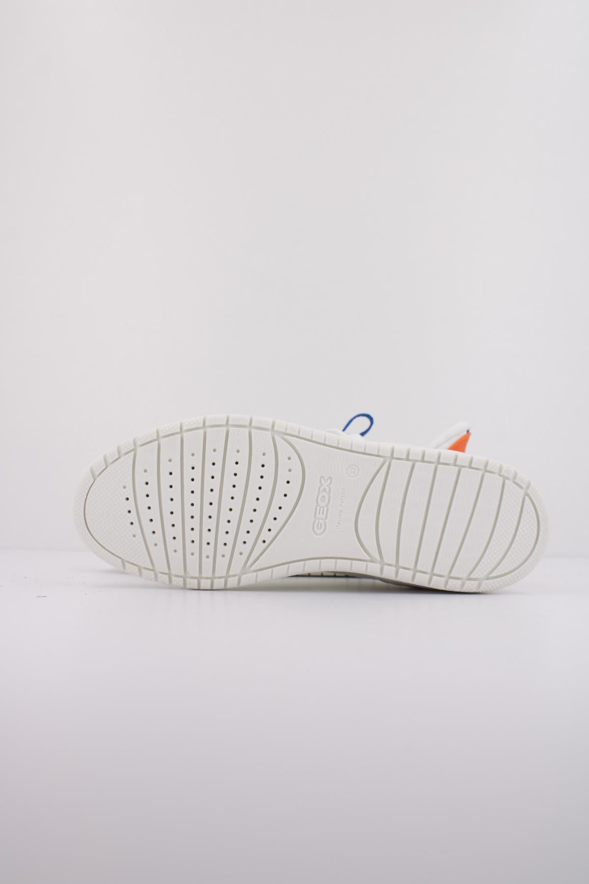 GEOX J WASHIBA FAST IN BO en color BLANCO  (5)