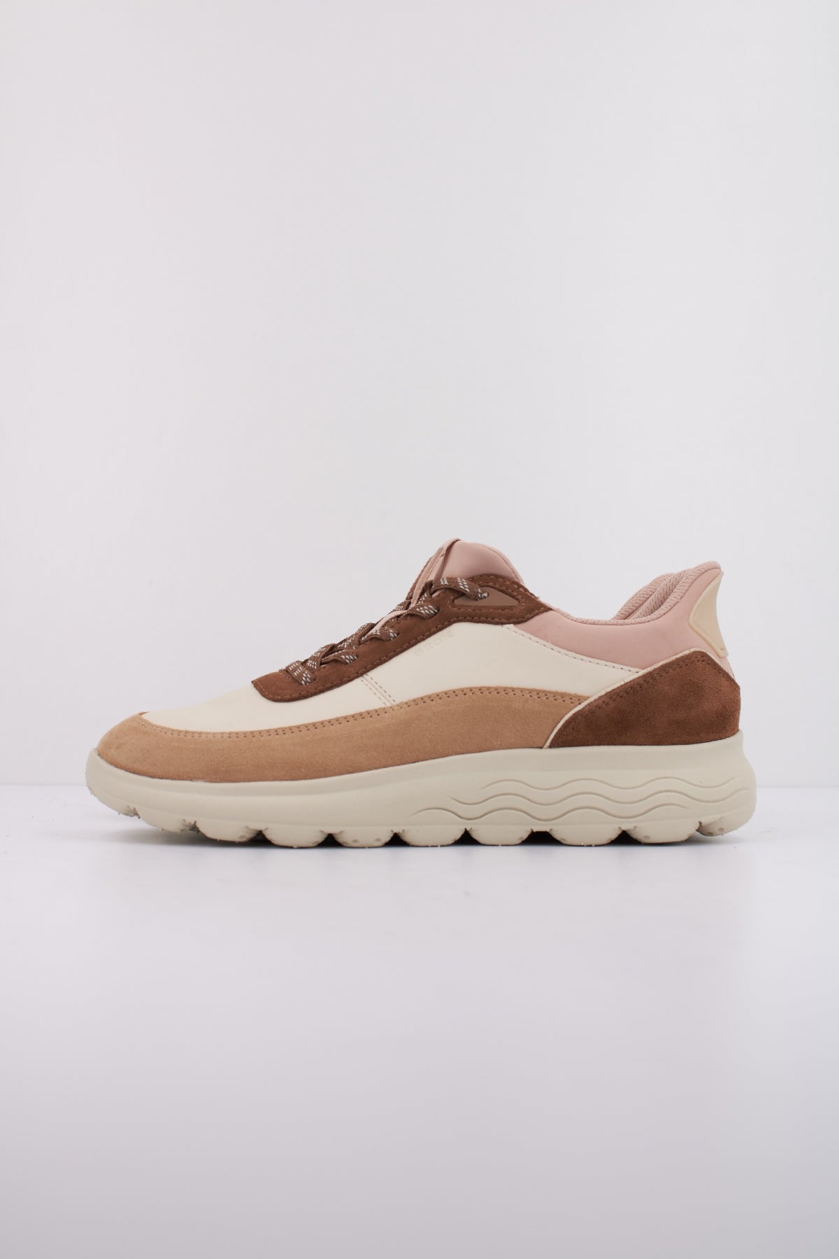 GEOX D SPHERICA PLUS en color MARRON CLARO  (1)