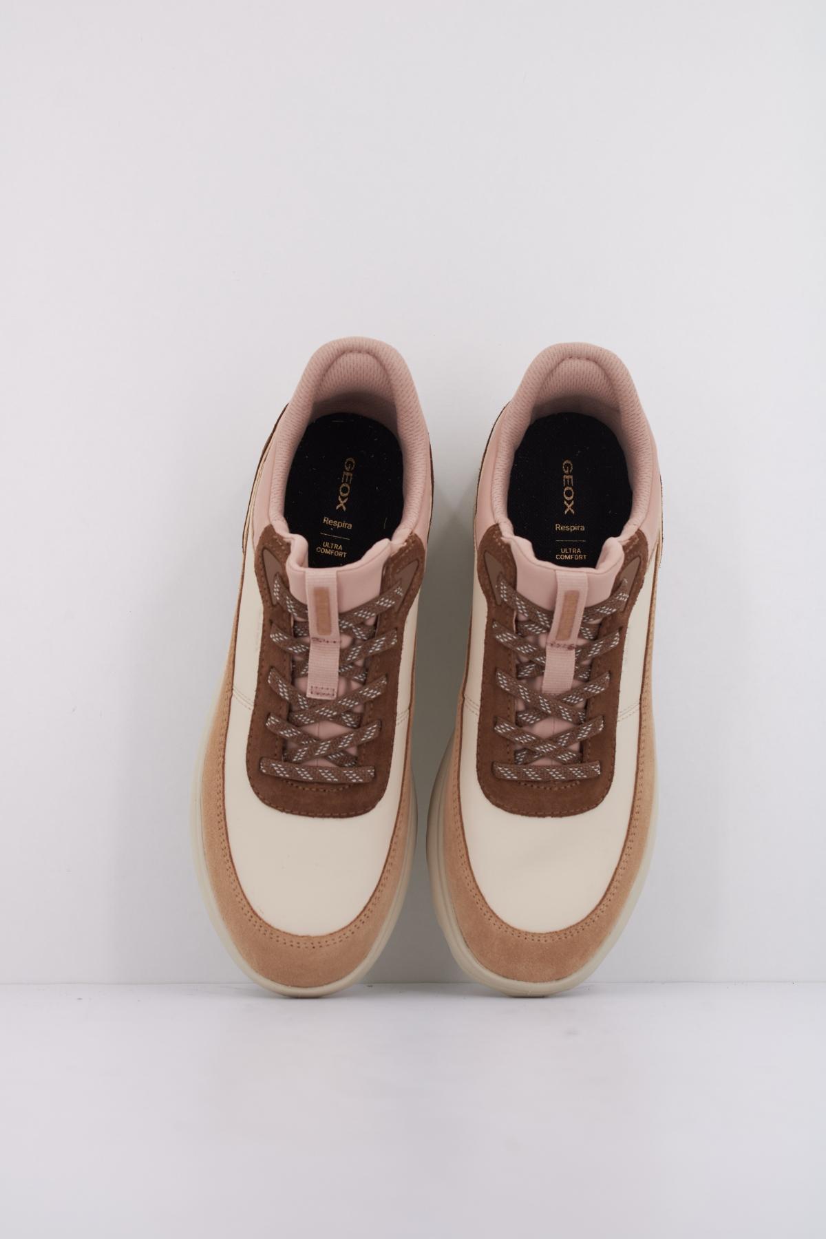 GEOX D SPHERICA PLUS en color MARRON CLARO  (3)