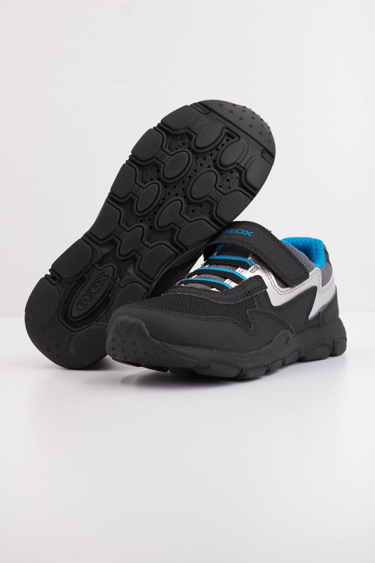 GEOX J NEW TORQUE BOY en color NEGRO  (5)