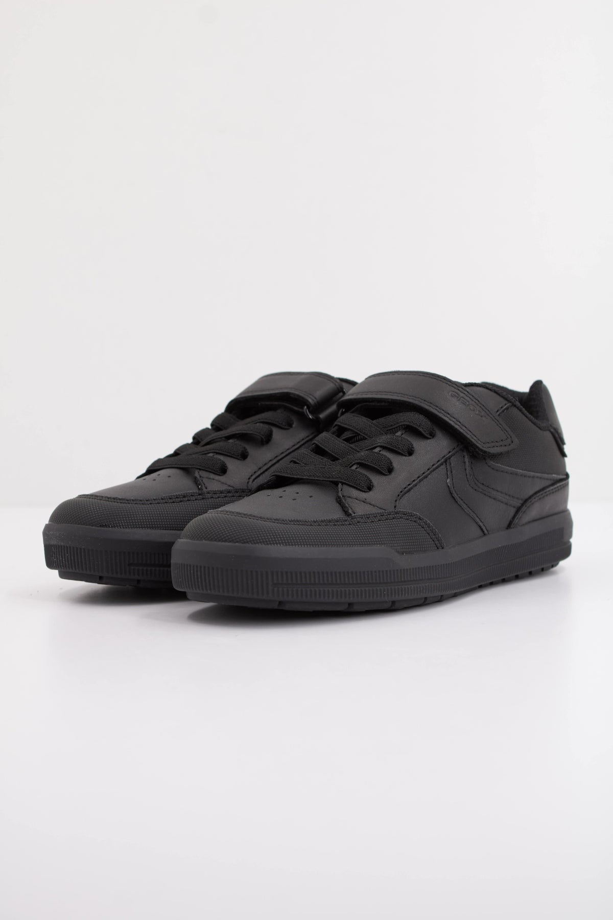 GEOX J ARZACH BOY en color NEGRO  (2)