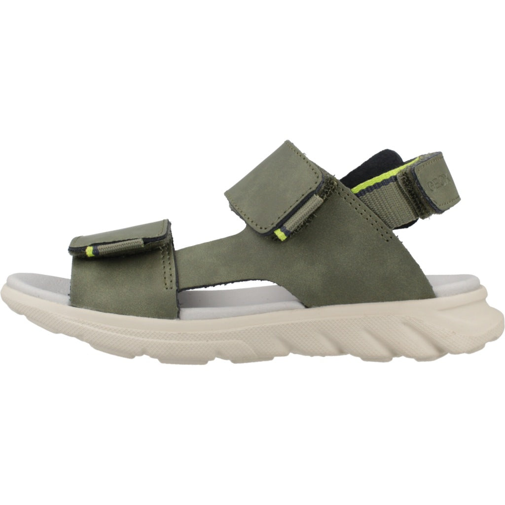 GEOX  J SANDAL AIRADYUM  en color VERDE  (2)