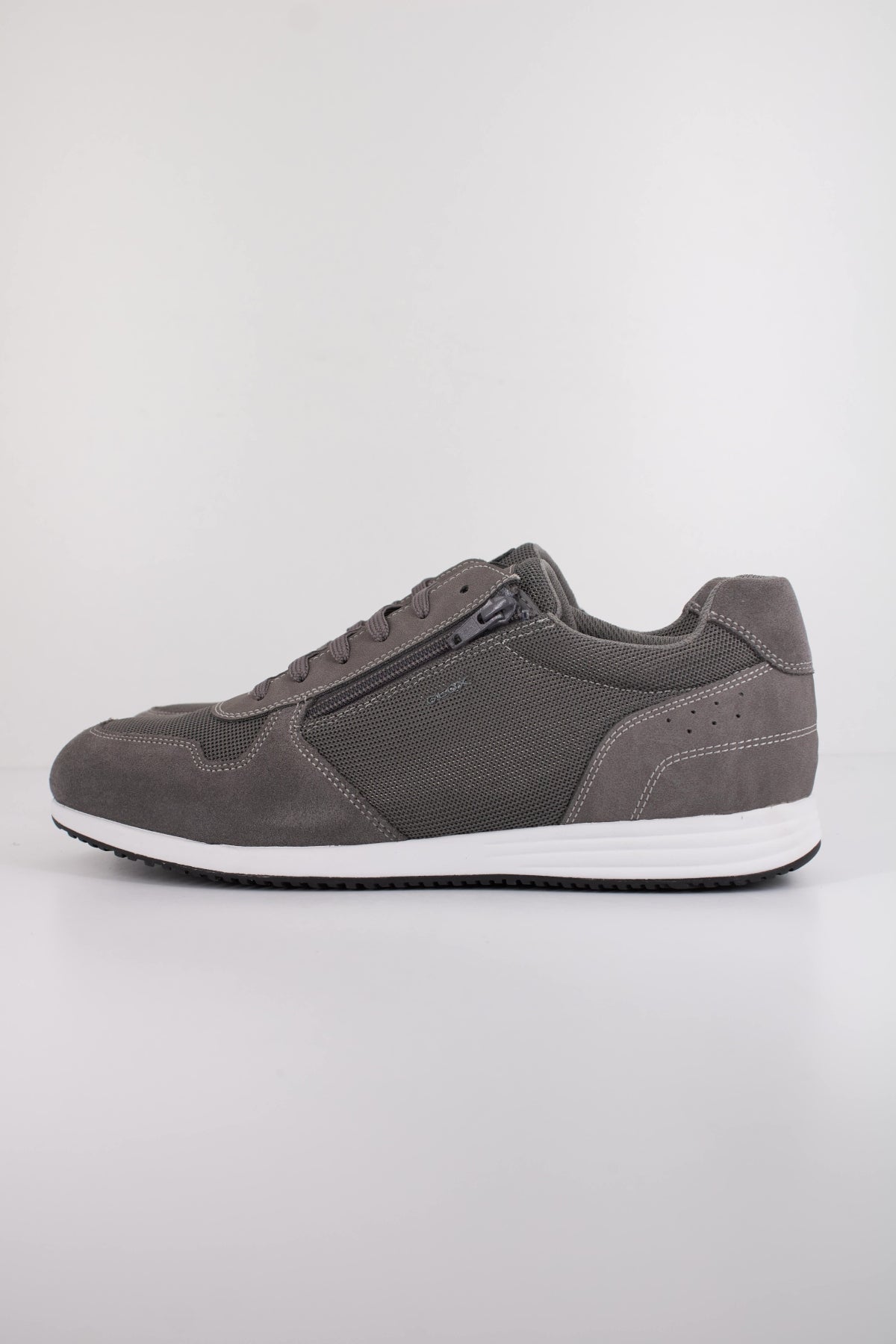 GEOX U ARTHIEN en color GRIS  (1)