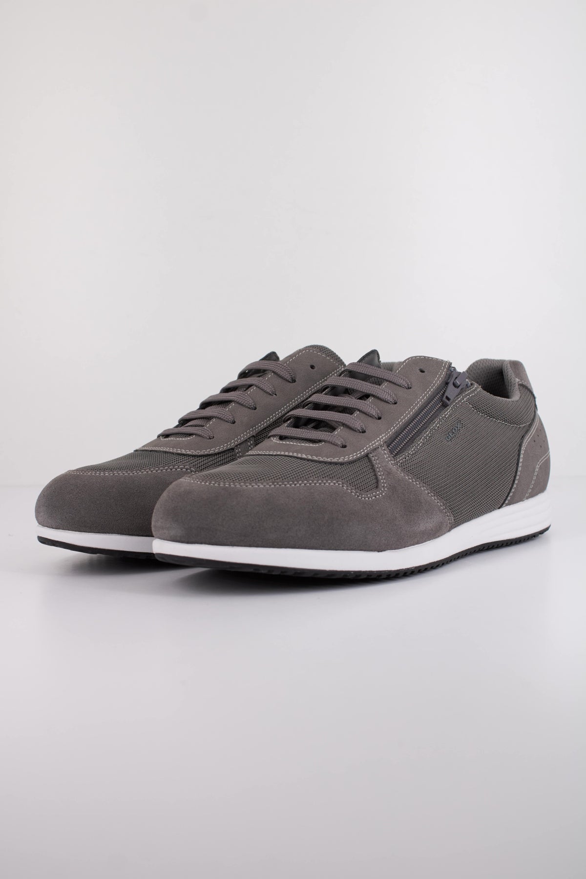 GEOX U ARTHIEN en color GRIS  (2)