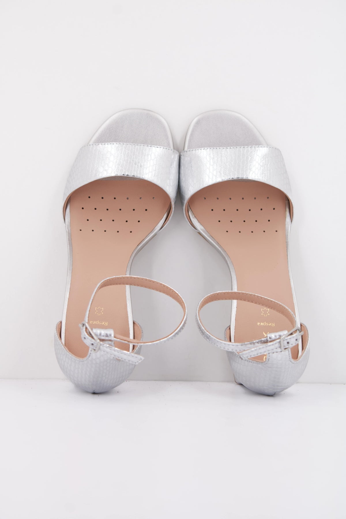 GEOX D NEW ERAKLIA  en color PLATA  (3)