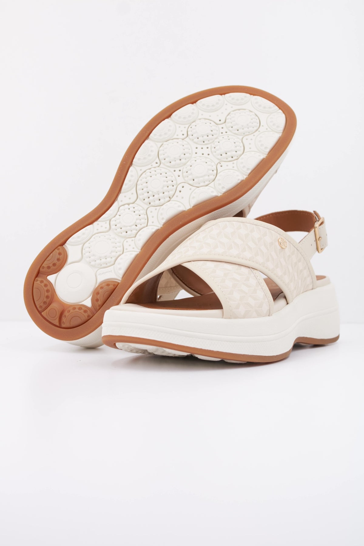 GEOX D SPHERICA ECUB- S en color BEIS  (5)