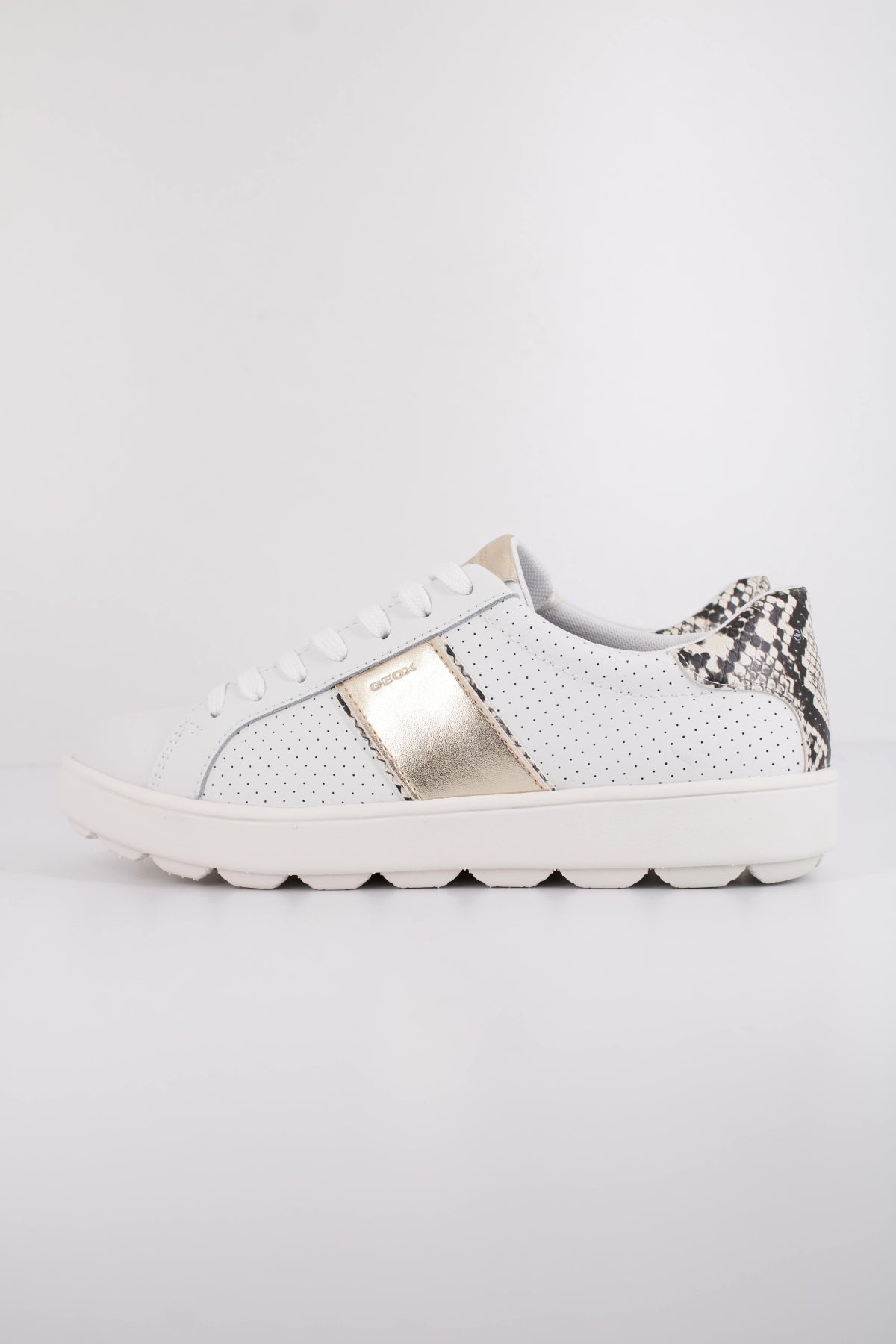 GEOX  D SPHERICA ECUB-  en color BLANCO  (1)