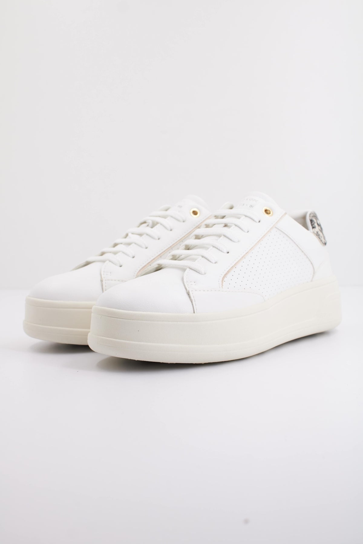 GEOX D SPHERICA ECUB- en color BLANCO  (2)