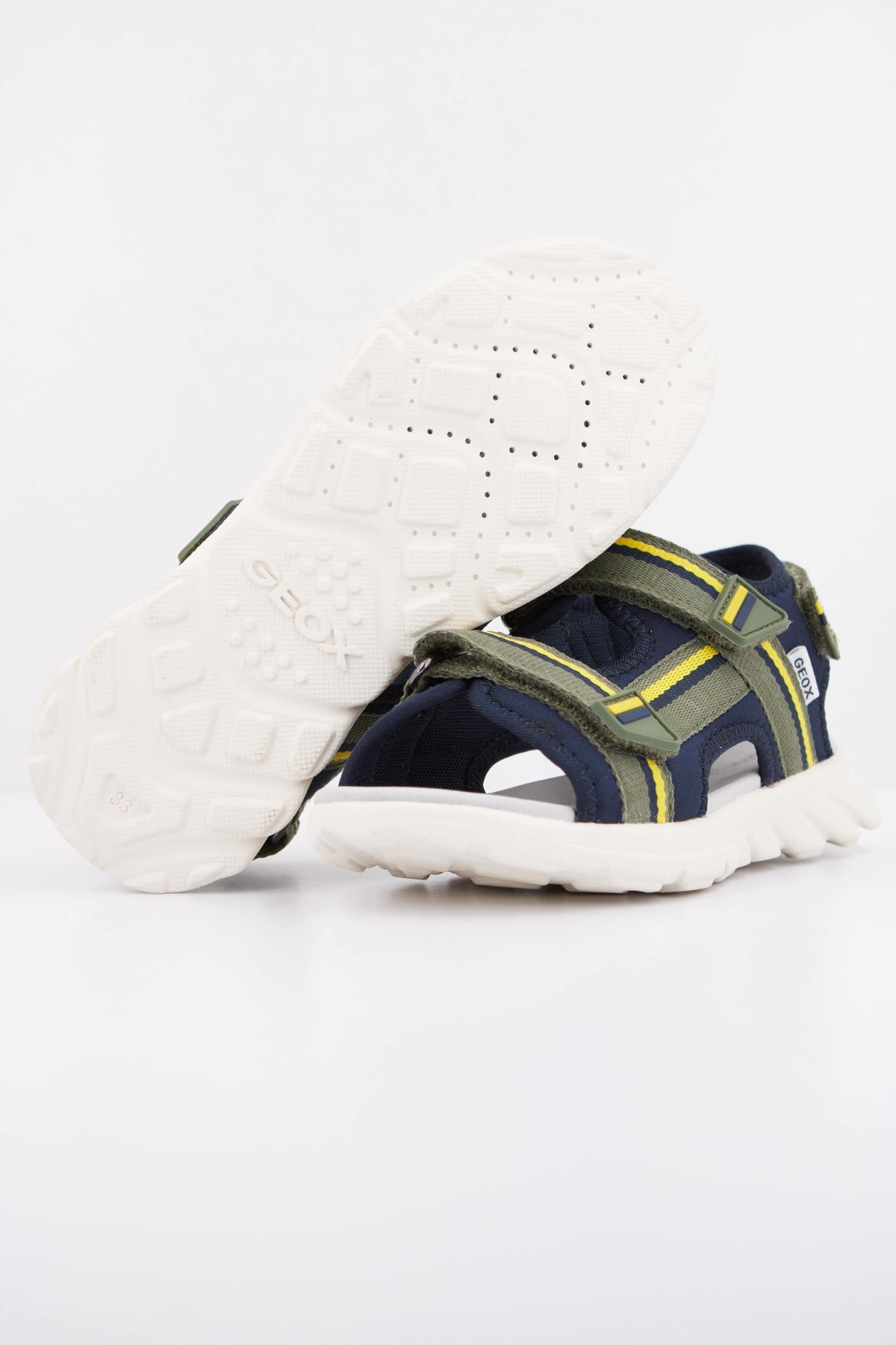 GEOX J SANDAL AIRADYUM BO en color VERDE  (5)