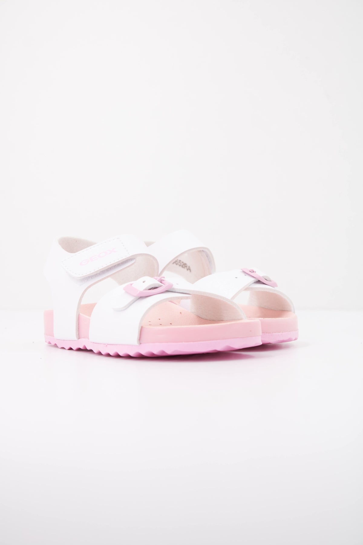 GEOX B SANDAL CHALKI en color BLANCO  (2)
