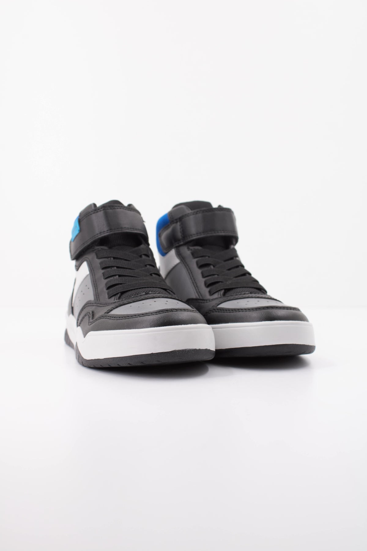 GEOX  J PERTH BOY  en color NEGRO  (2)