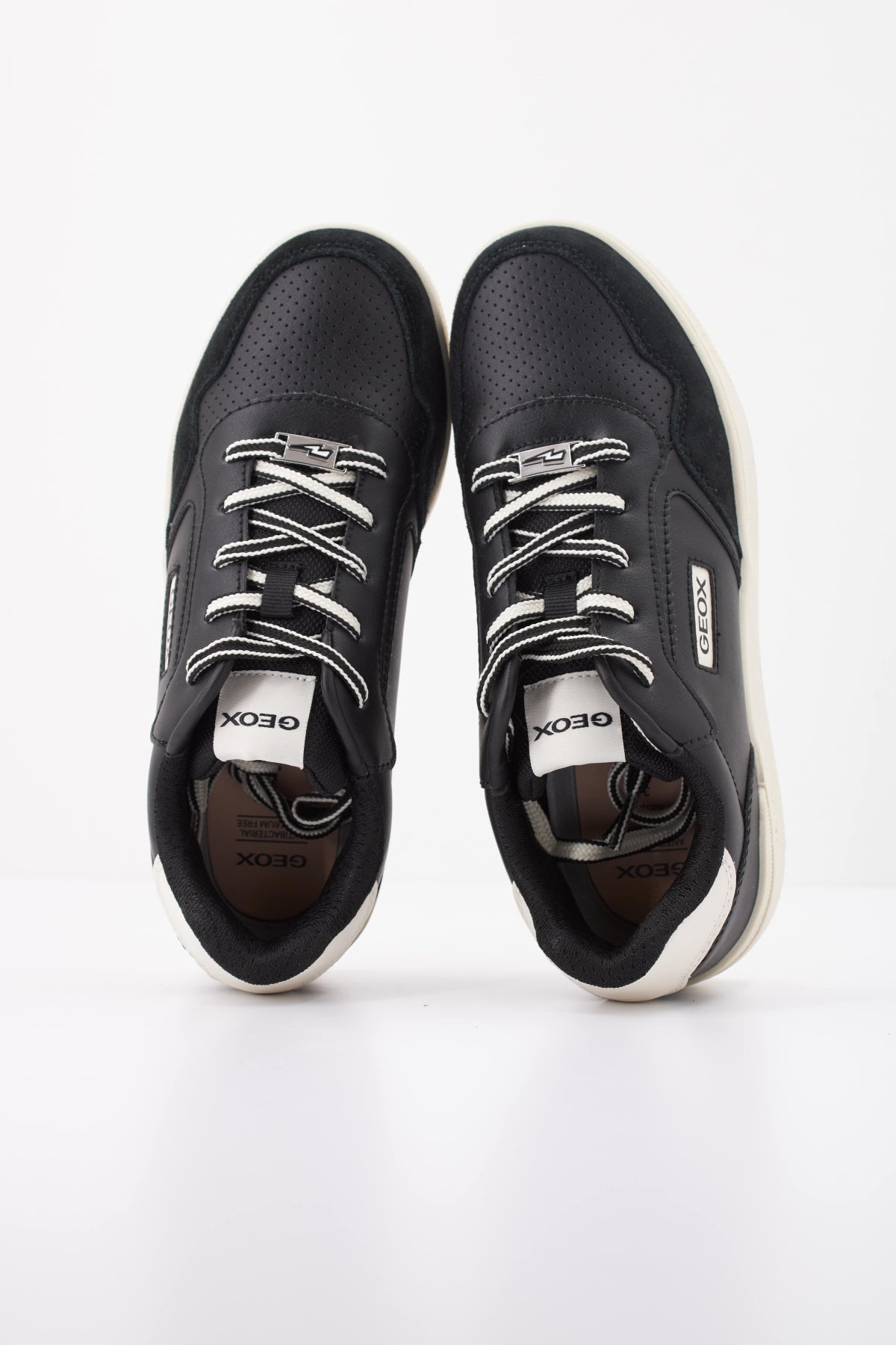 GEOX JLQI  en color NEGRO  (3)