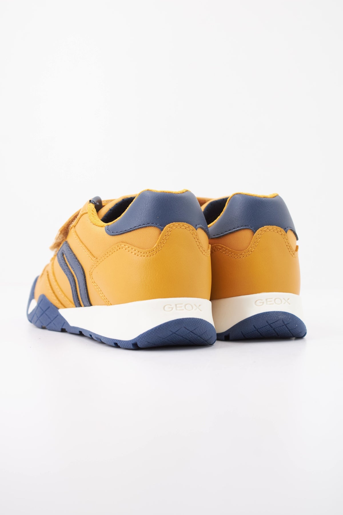 GEOX  J RANN-E BOY  en color AMARILLO  (4)