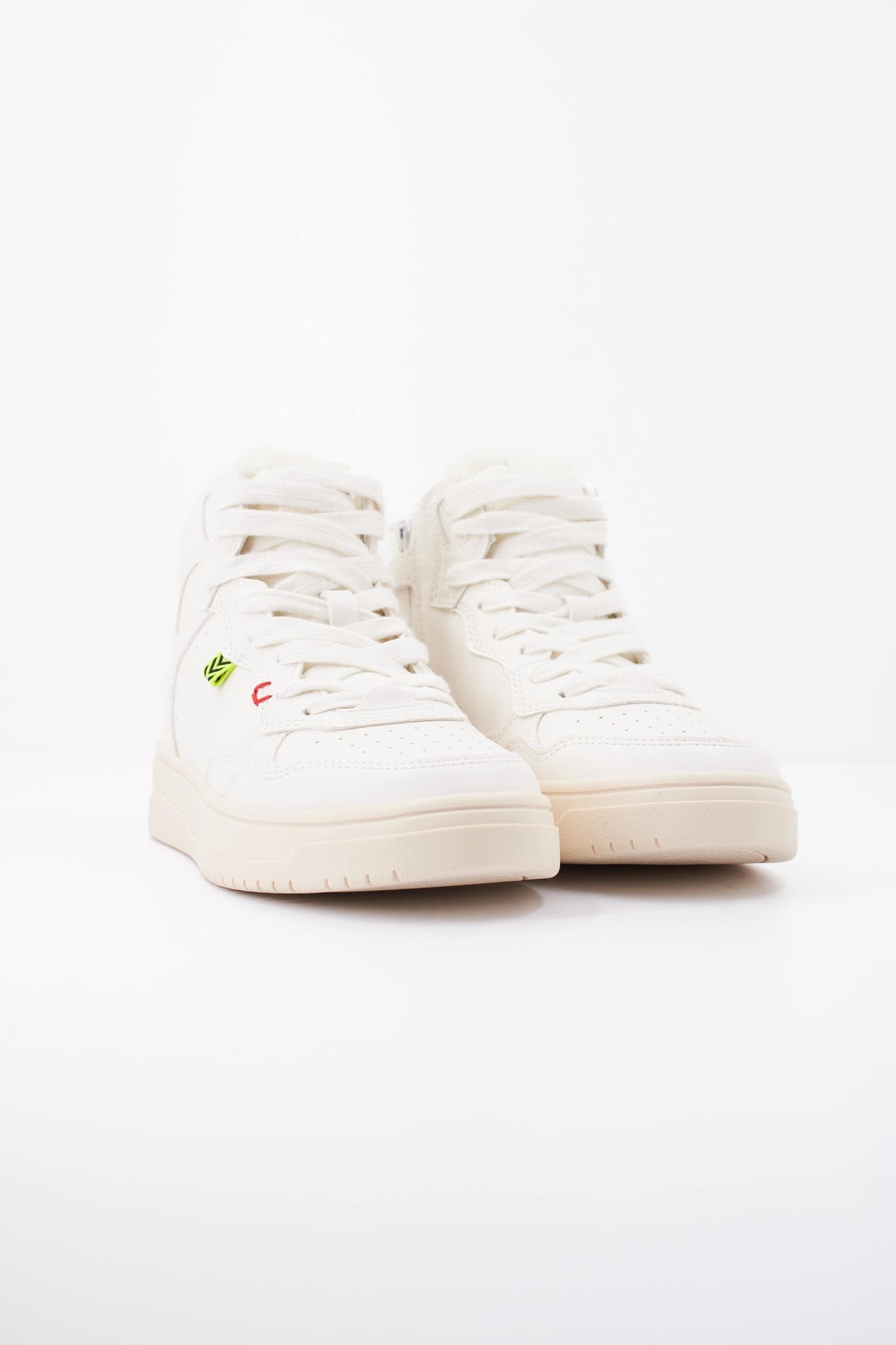GEOX  J LESTRELLA GIRL en color BLANCO  (2)