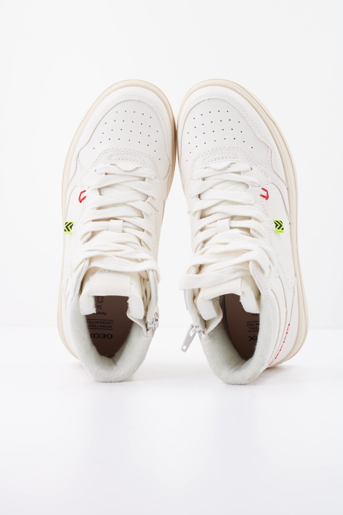 GEOX  J LESTRELLA GIRL en color BLANCO  (3)
