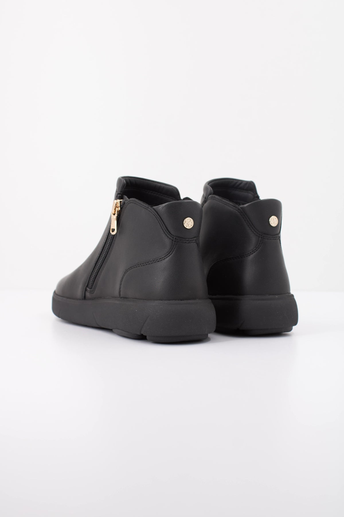 GEOX D NEBULA . C en color NEGRO  (4)