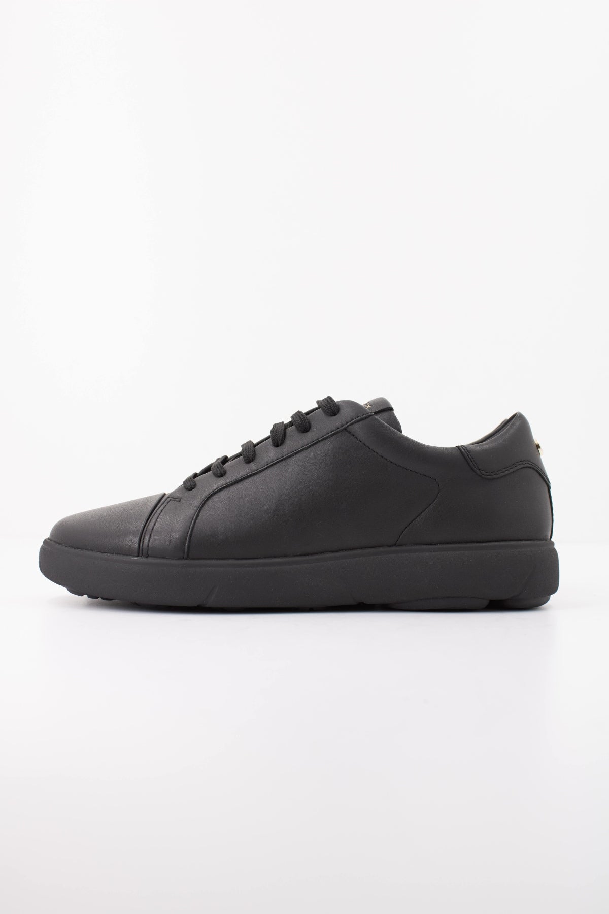 GEOX D NEBULA   C en color NEGRO  (1)