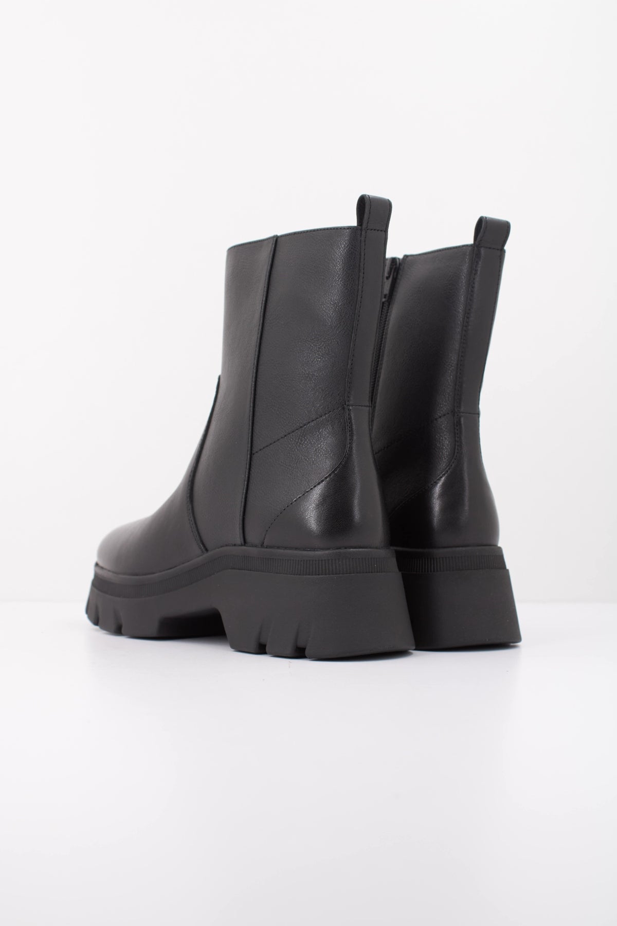 GEOX DMB  en color NEGRO  (4)