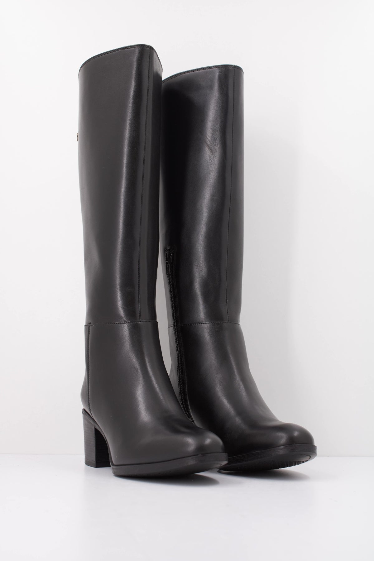 GEOX DFSB   en color NEGRO  (2)