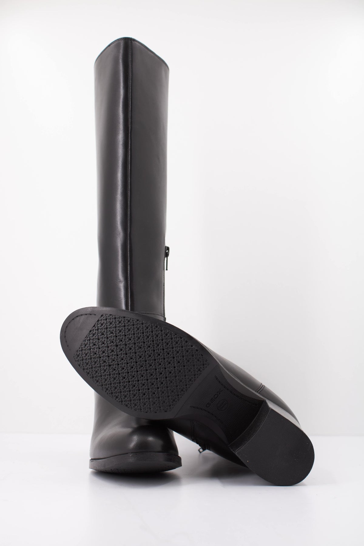 GEOX DFSB   en color NEGRO  (5)
