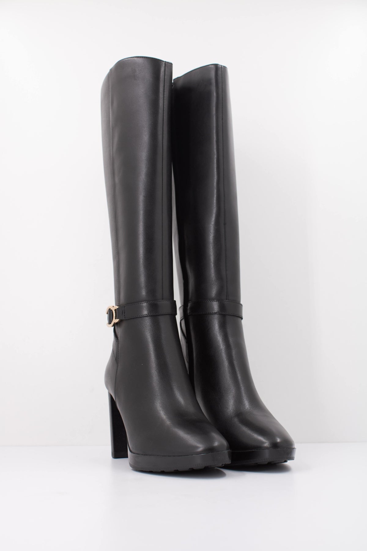 GEOX DTFB  en color NEGRO  (2)