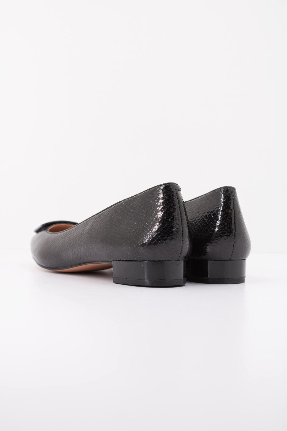 GEOX DYUA KYHH en color NEGRO  (4)