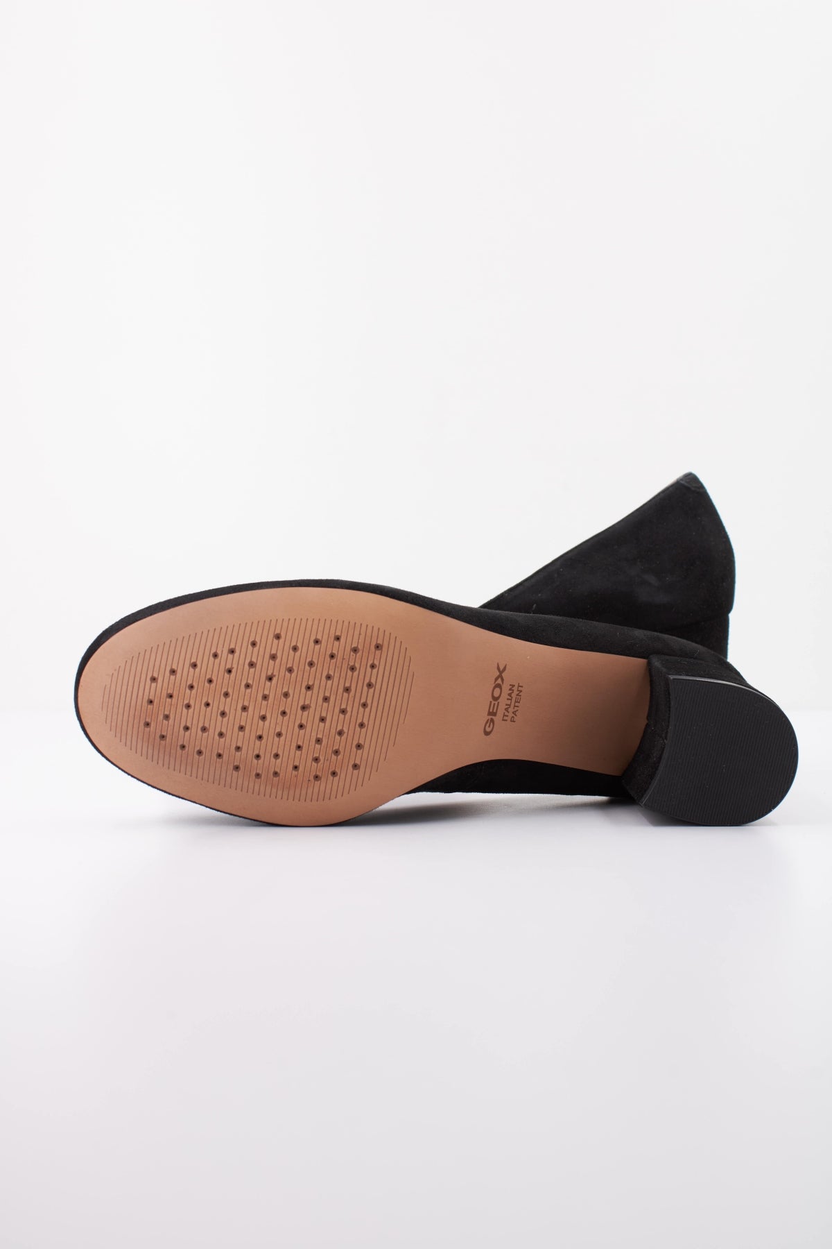 GEOX DYYF  en color NEGRO  (5)