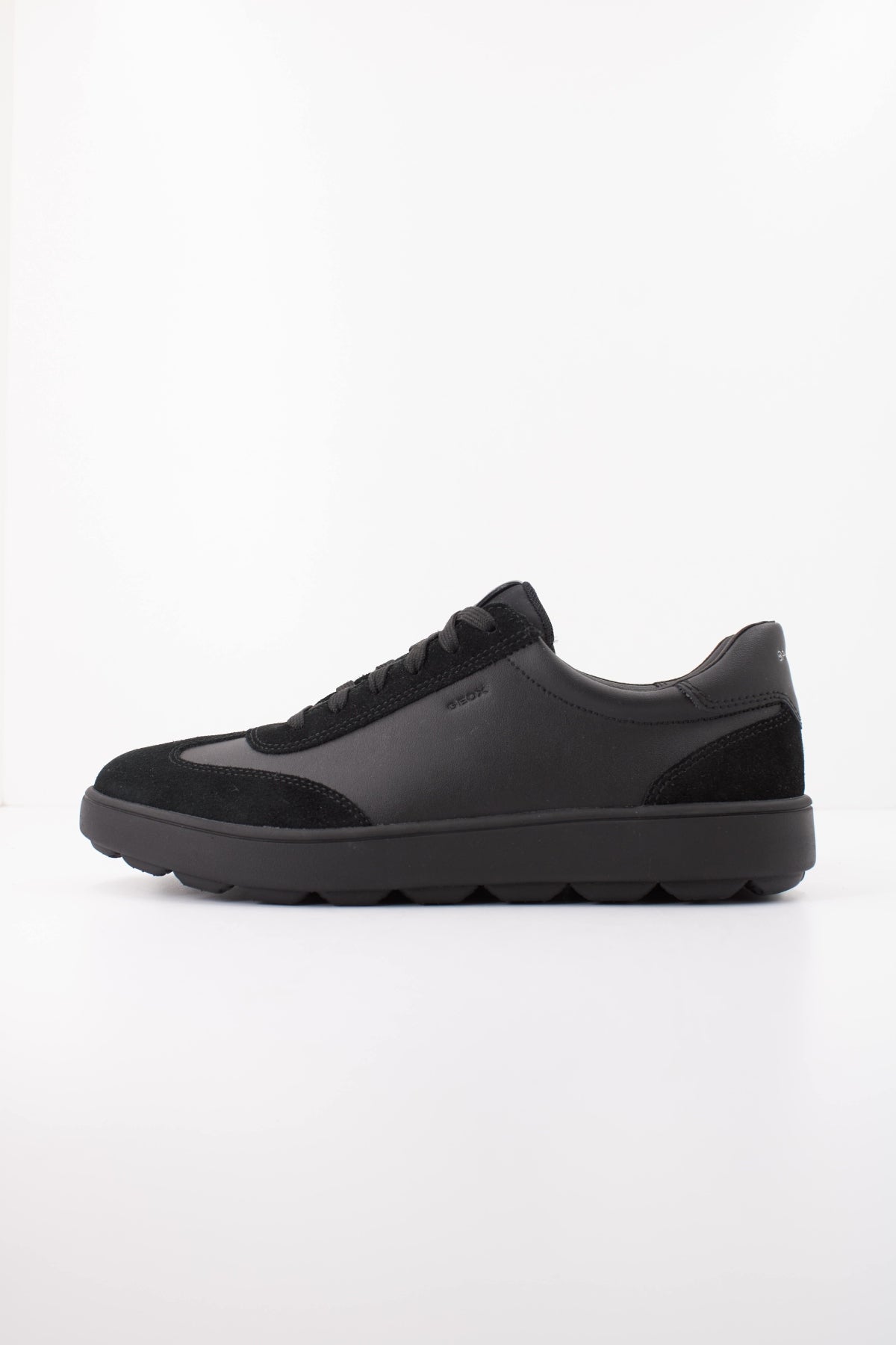 GEOX U SPHERICA ECUB  en color NEGRO  (1)
