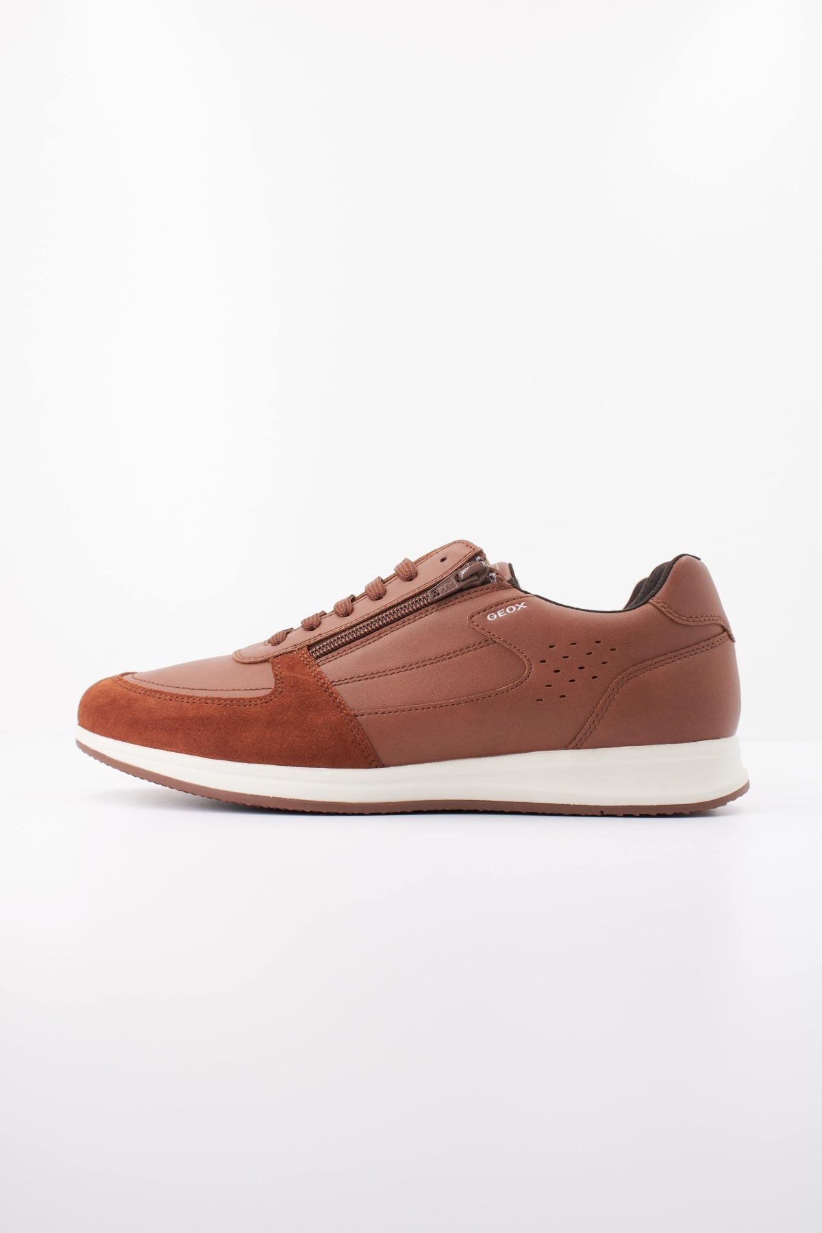 GEOX UHA BC  en color MARRON CLARO  (1)