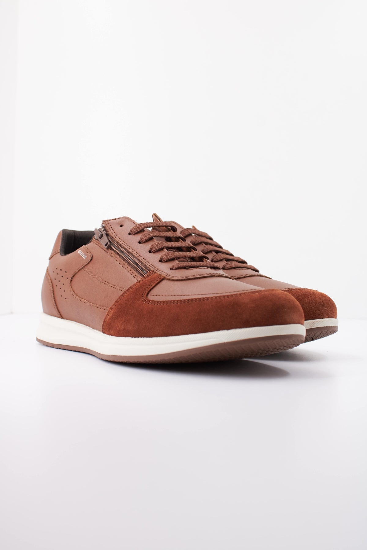 GEOX UHA BC  en color MARRON CLARO  (2)