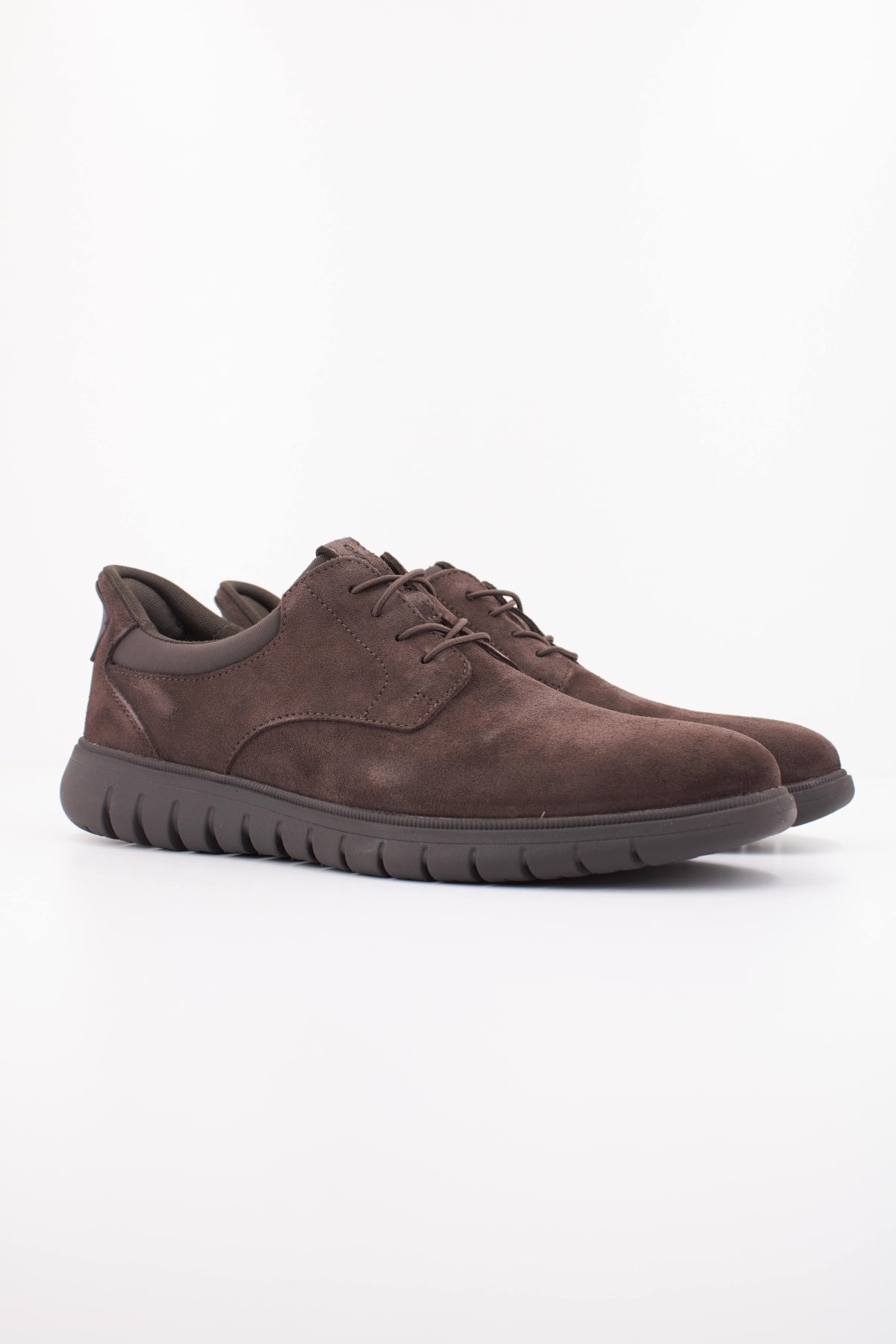 GEOX UJA  en color MARRON  (2)