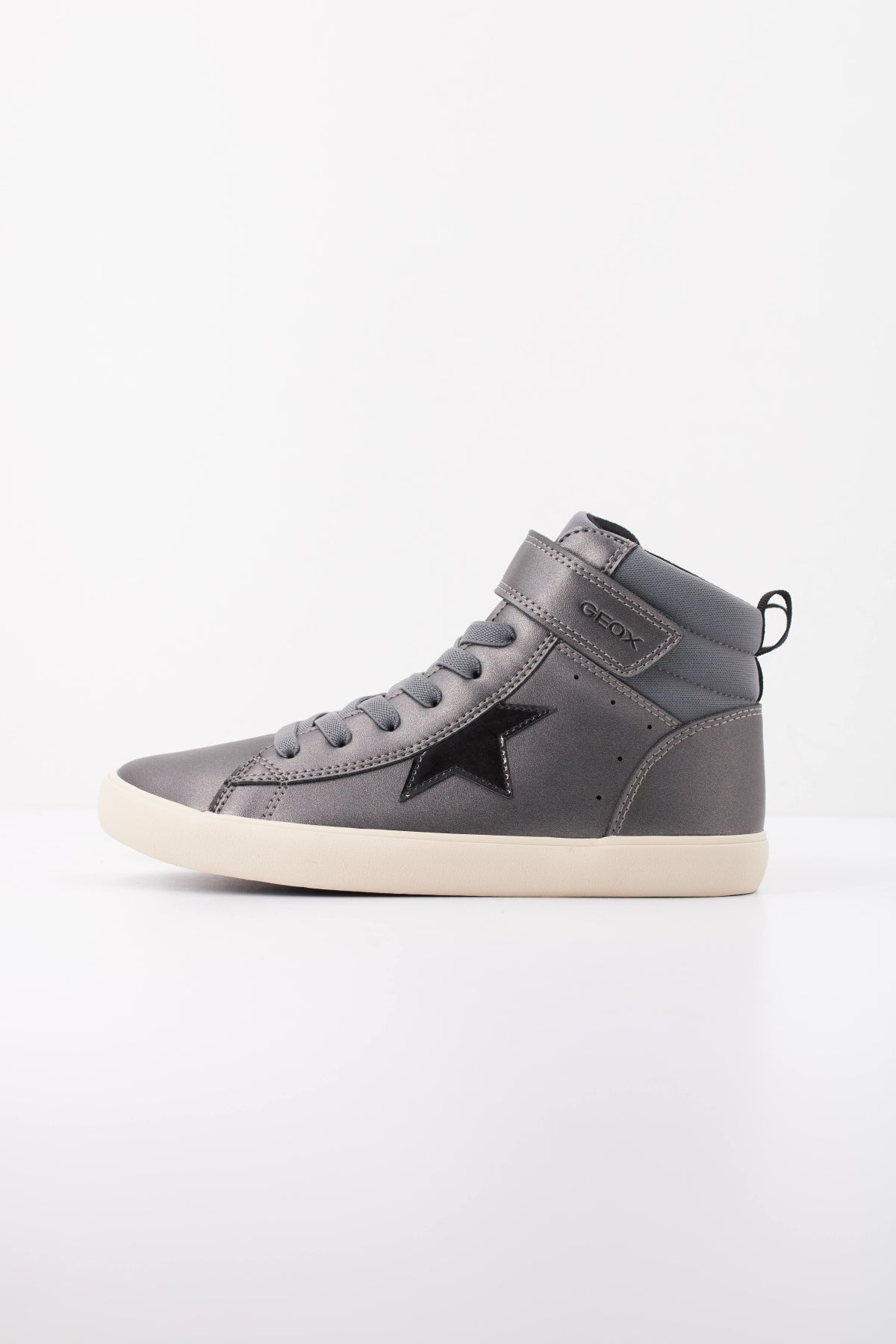 GEOX JNC AJAS J GISLI en color PLATA  (1)