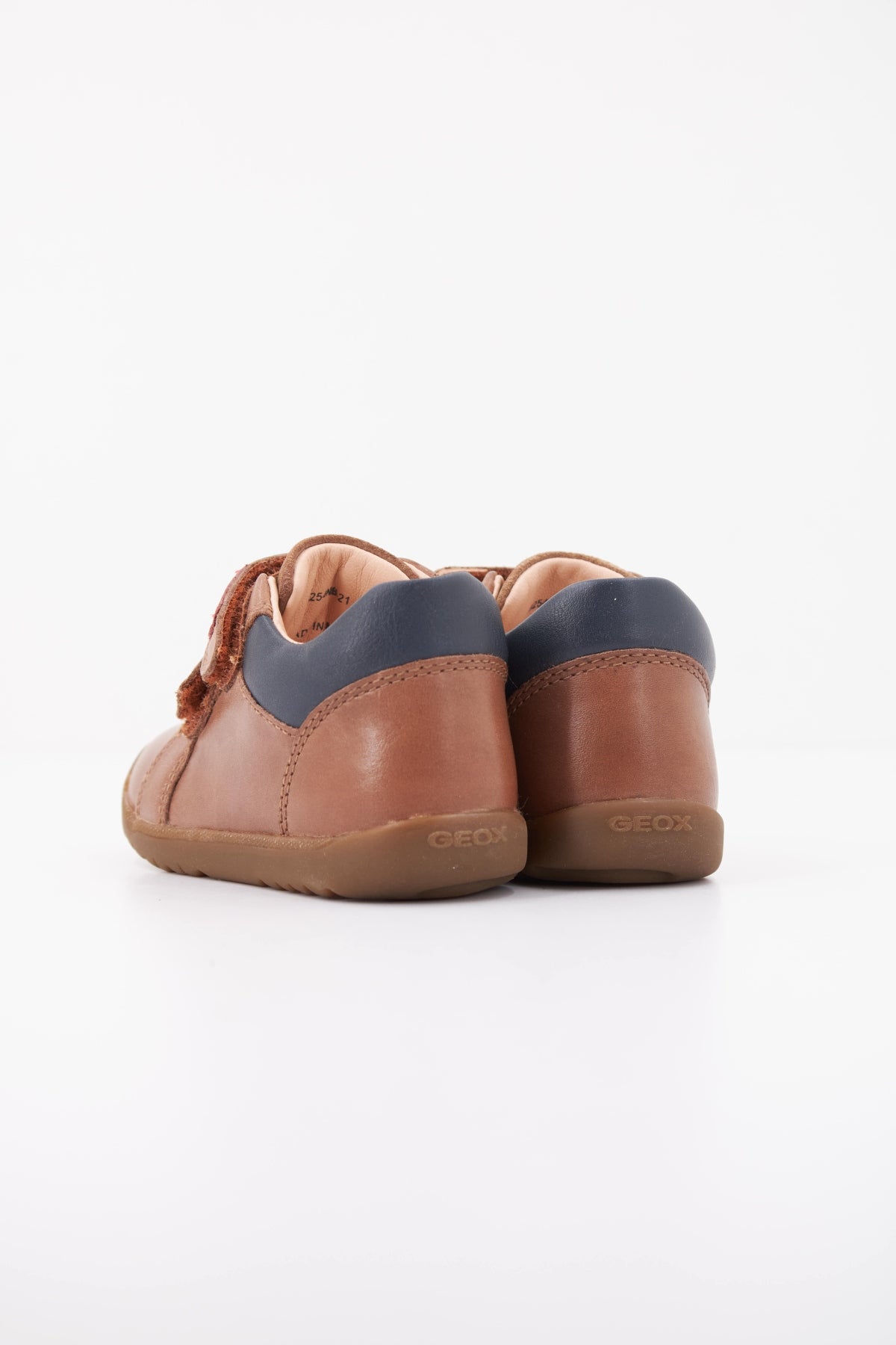 GEOX BNB CL en color MARRON  (4)